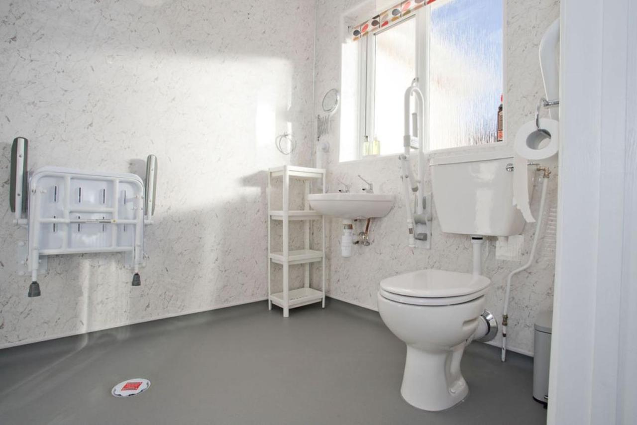 Hilda'S Retreat Accessible Wheel Chair Friendly With Hoist Poole Exterior foto