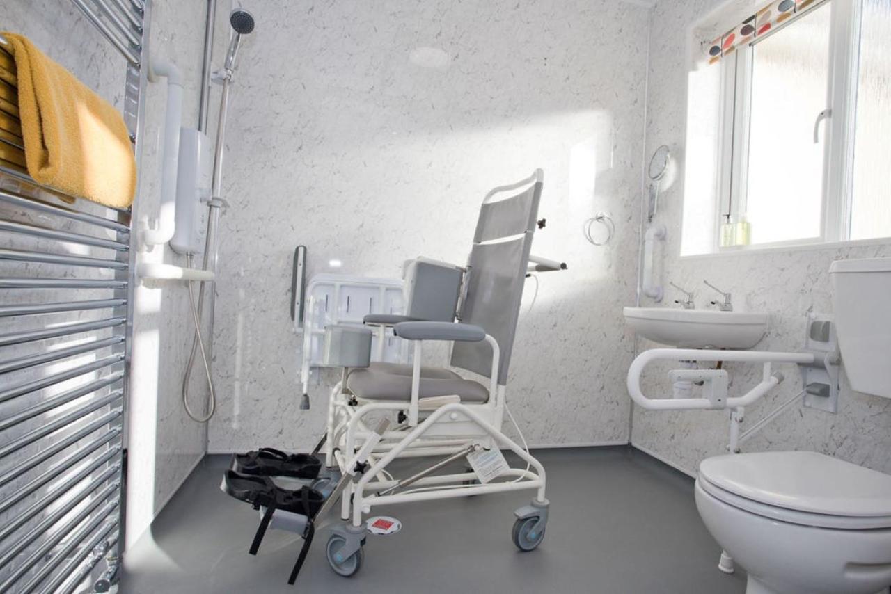 Hilda'S Retreat Accessible Wheel Chair Friendly With Hoist Poole Exterior foto